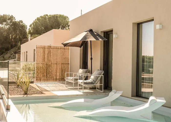 Skiathos Symbol Ахладиес