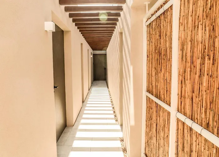 Skiathos Symbol Ахладиес